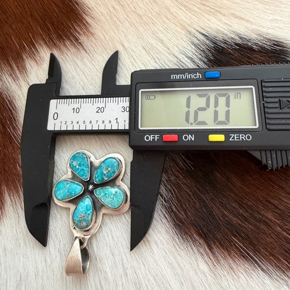 ❤️ White Water Turquoise Sterling Navajo Style 5 Stone Cluster STATEMENT Pendant - Picture 12 of 13